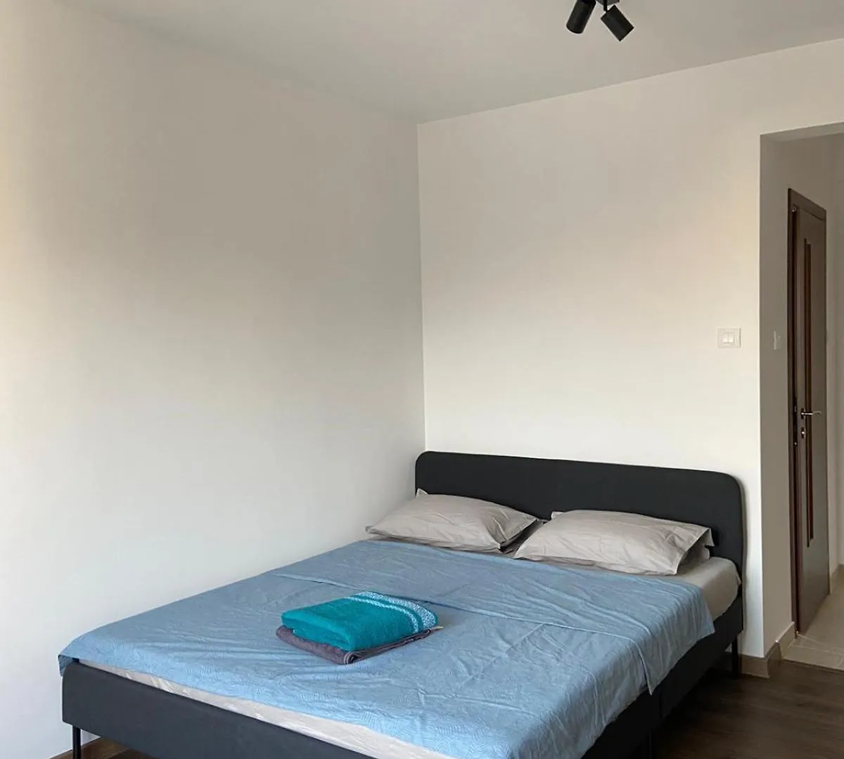 Apartment Minimalist Place Bucharest